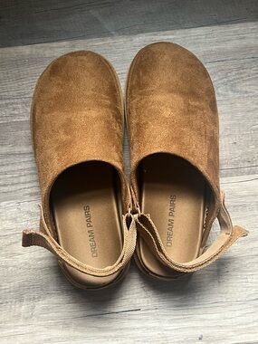 Dream Pairs Tan Suede Slip-On Clogs with Easy Pull Tab